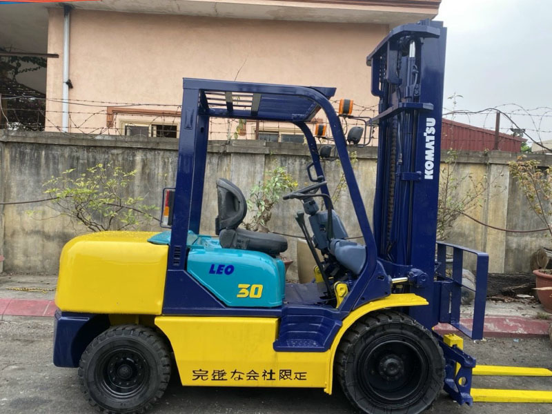 Xe nâng hàng Komatsu